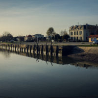 Domaine du meunier along the harbor