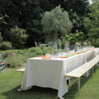 Repas dans le jardin